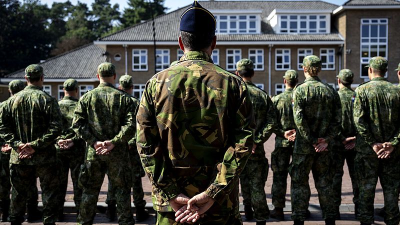 Почему расширение обороны необходимо в Нидерландах, по мнению военного профессора