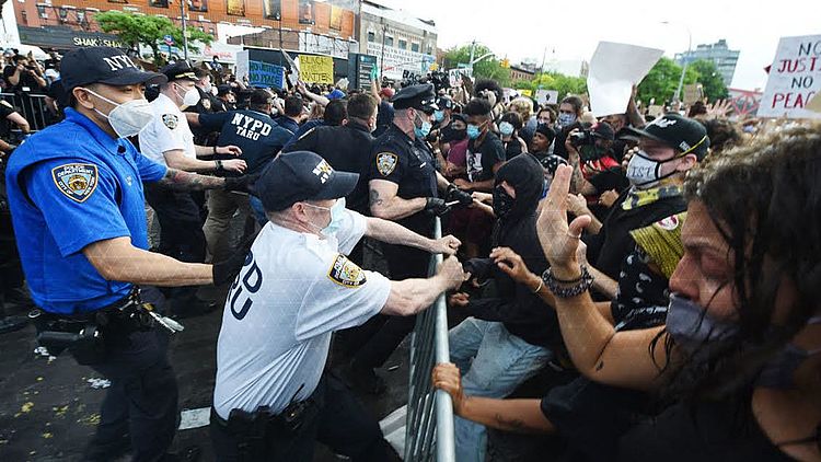 Protesten VS na gewelddadige dood George Floyd houden aan: 'Een explosief moment in de Amerikaanse geschiedenis '
