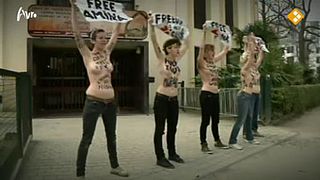 Protest Femen tegen verdwijning Amina Tyler