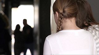 Honderden extra opvangplekken voor vrouwen en kinderen nodig: 'Blijven nu noodgedwongen in onveilige thuissituaties'