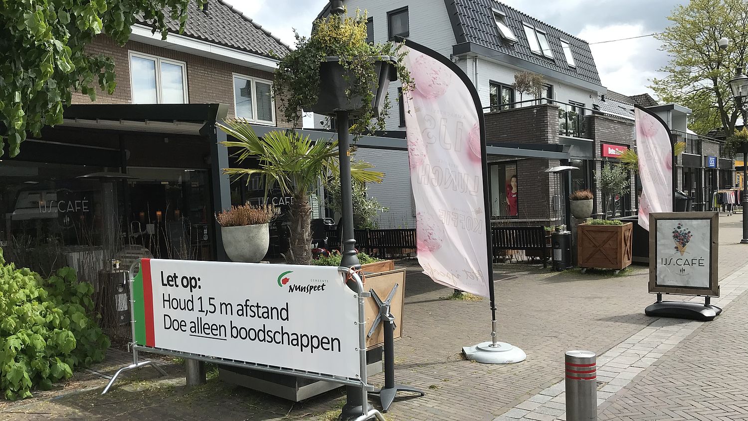 Smalle hotelgangen en krappe wc-hokjes, de anderhalvemetercoach helpt ondernemers hun bedrijf corona