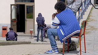 Dit Italiaanse bergdorpje wordt gezien als 'migrantenhub' richting Noord-Europa: 'Soms wel 150 man per dag'