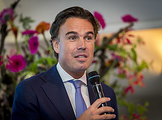 Kritiek Camiel Eurlings stijgt na excuses mishandeling ex