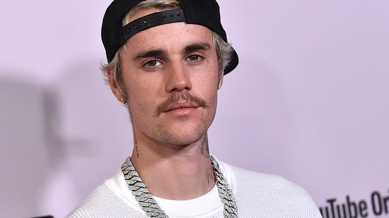 Justin Bieber verkoopt muziekrechten, maar gaat zeker nog niet met pensioen: 'Fans hoeven niet in paniek te raken'