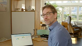 Hoe Ard dankzij zijn app geen rekening krijgt voor zijn stroom, maar er zelfs aan verdient