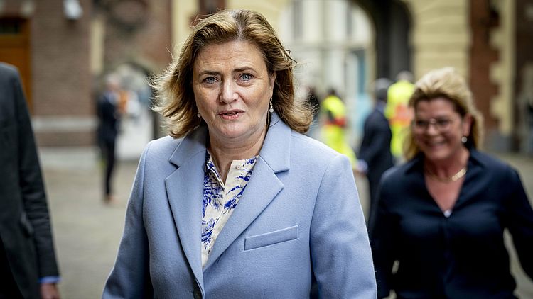 Minister reageert op misstanden bij UWV: 'Stelsel moet anders worden ingericht'