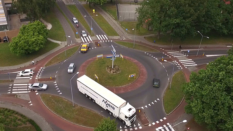 Implicaties Verlichten matchmaker Bijna helft van de wegen in Nederland is onveilig, de gevaarlijkste ligt in  Almelo - EenVandaag