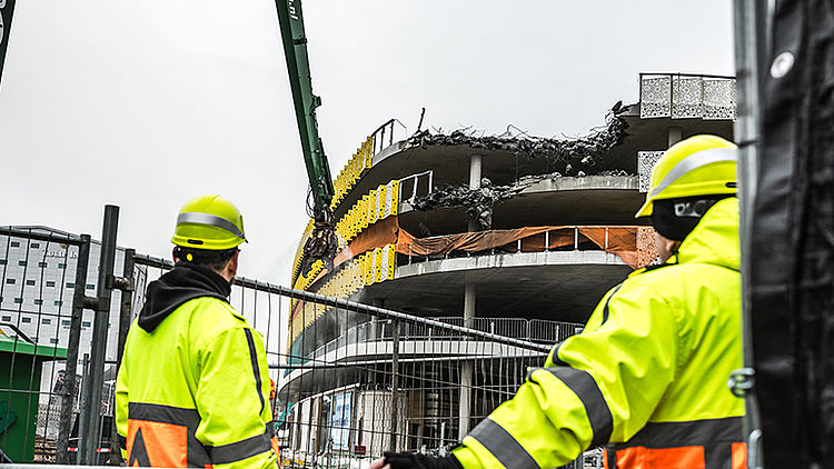 Gevaarlijke situaties door onvoldoende toezicht op de bouw