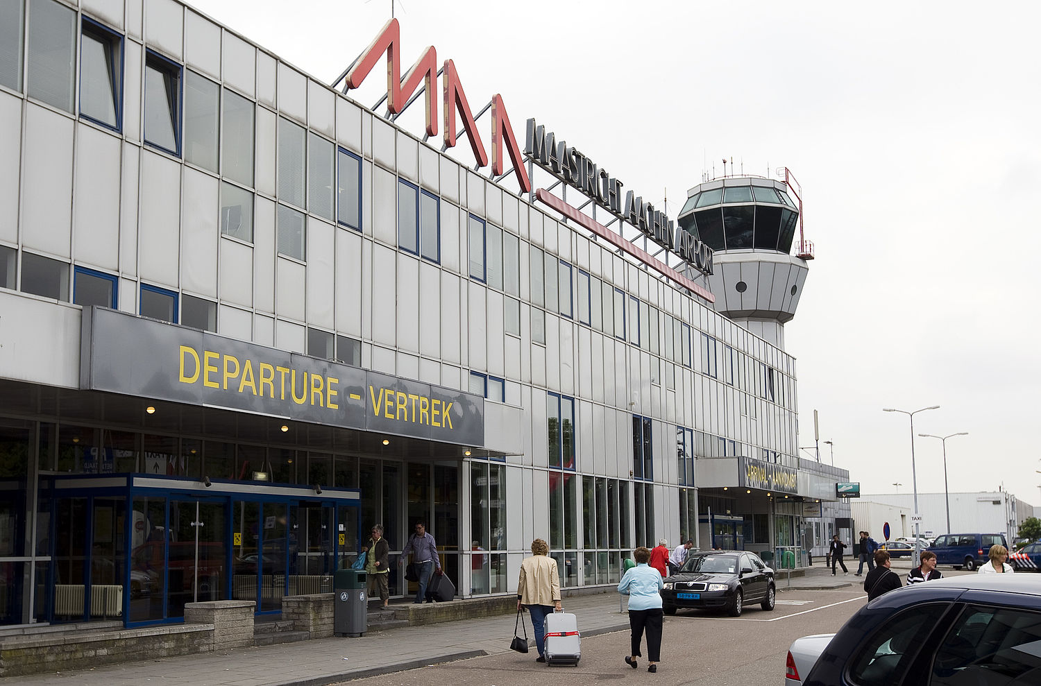 Vliegveld Maastricht profiteert niet van overvol Schiphol EenVandaag