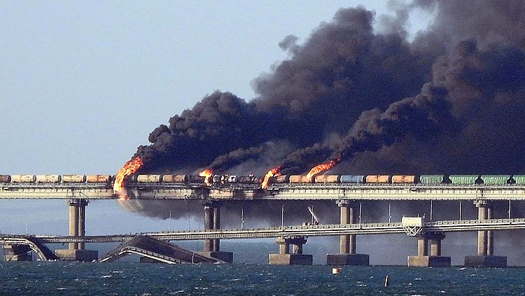 Explosie op Krimburg is strategisch, maar vooral 'symbolische klap voor Poetin'
