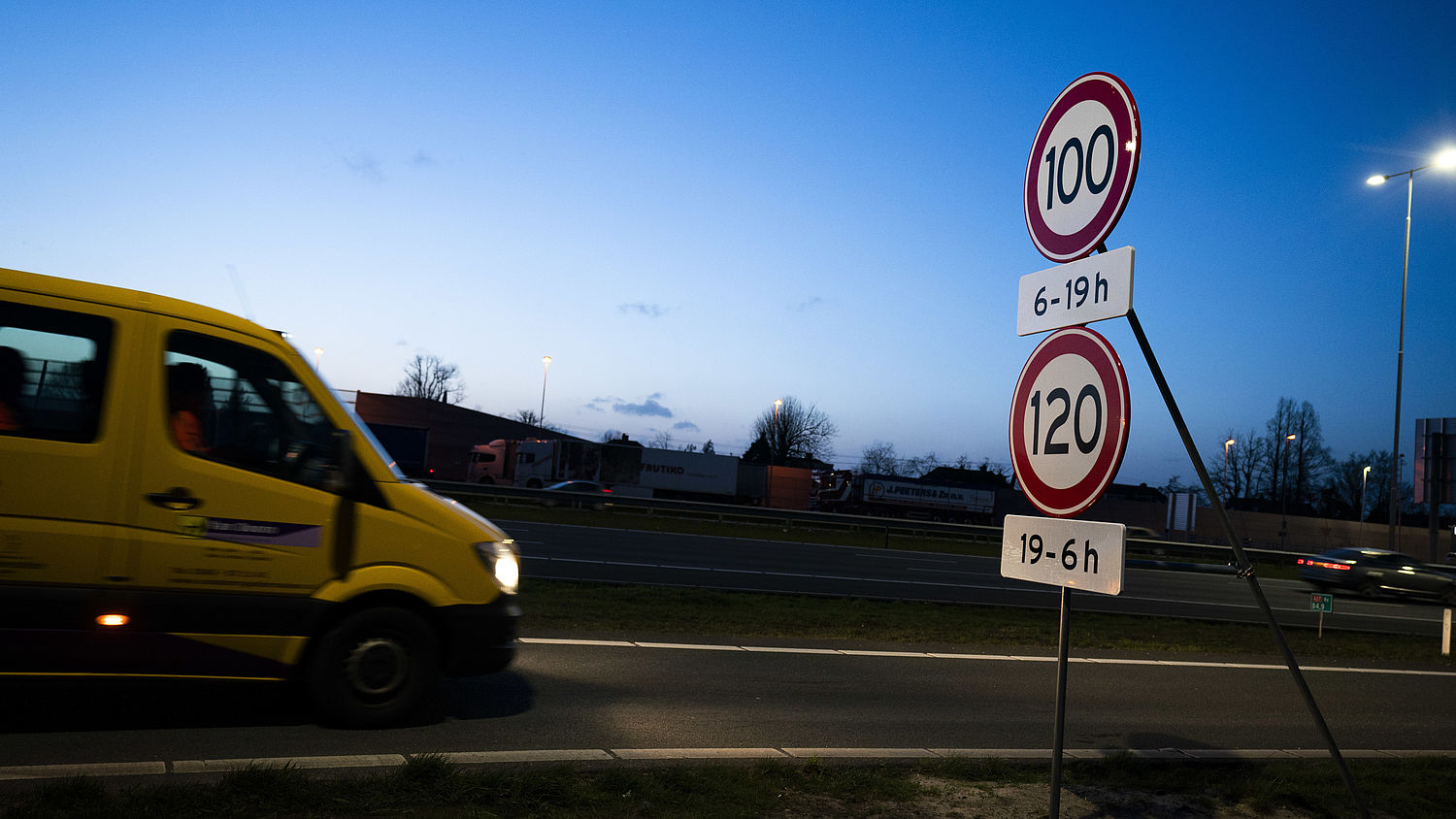 We Nemen Massaal Gas Terug 100 Kilometer Per Uur Wordt Goed Nageleefd Eenvandaag