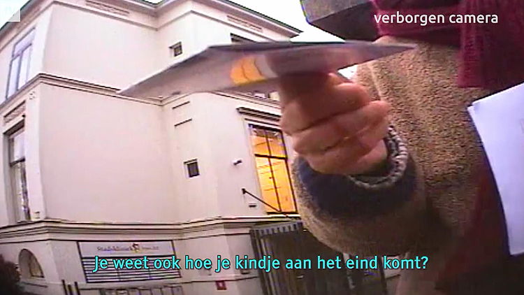 Anti-abortusdemonstranten overtuigen zwangere vrouwen om hun kindje te houden