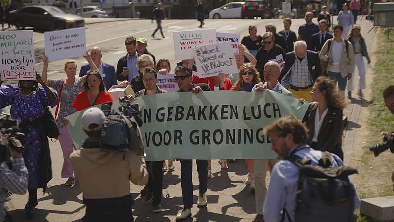 Groningers Naar Tweede Kamer Afgereisd Voor Debat Over ...