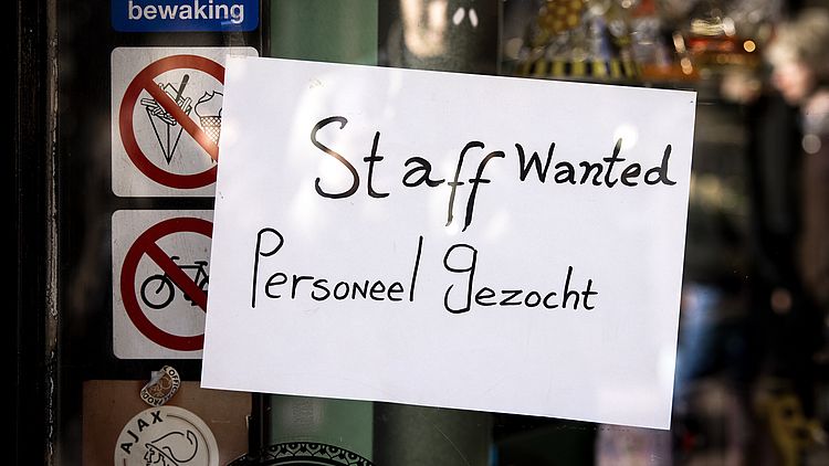 Meer arbeidsmigranten of toch de AOW-leeftijd verhogen? Volgens deze expert zijn er ook andere oplossingen voor de vergrijzing