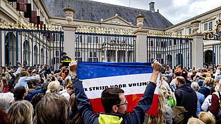 Groeiende zorgen in de politiek over groep soevereinen: 'Ze betalen geen boetes en verzekeringen'