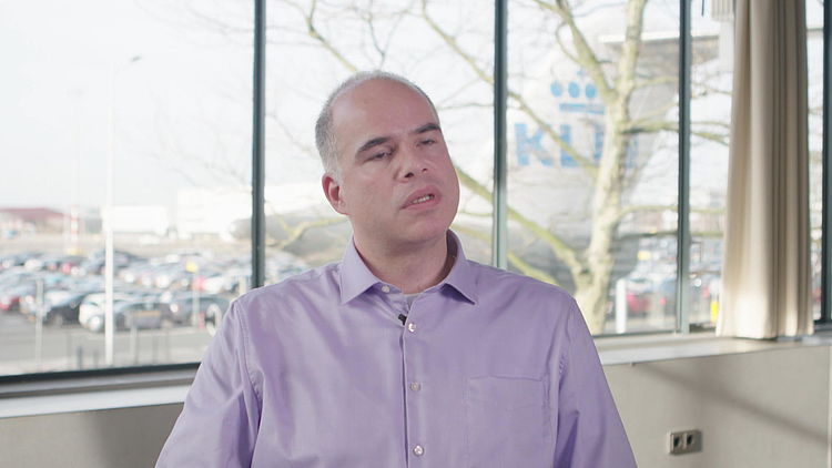 Frank van der Werff begon een handtekeningenactie voor het behoud van KLM-baas Elbers. De petitie wordt massaal gesteund.