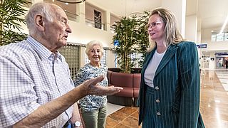 Wie controleert op mogelijke fraude met pgb-gelden? Ministerie weigert inhoudelijk te reageren op vragen