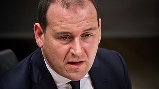 Of het vertrek van Lodewijk Asscher de PvdA helpt bij de Tweede Kamerverkiezingen is nog maar de vraag