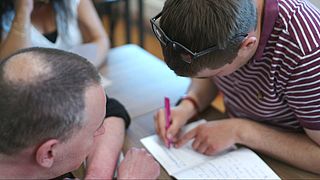 Onderwijs voor laaggeletterden moet beter, zeggen experts: 'Kloof in samenleving groeit'