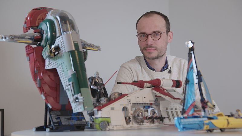 koppel bezig Binnenshuis Rijk worden dankzij oude LEGO-helmpjes, het kan echt - EenVandaag