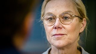 Vertrouwen D66-kiezer in Sigrid Kaag hard onderuit tijdens slepende Metoo-kwestie in partij