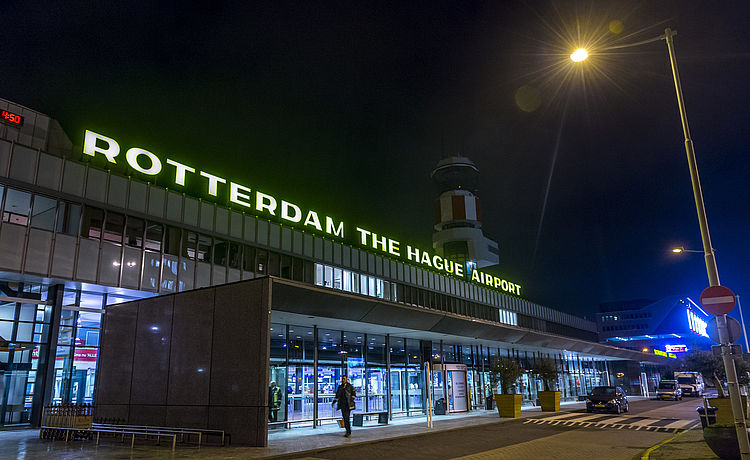 'Onderzoek naar groei vliegveld Rotterdam rammelt’