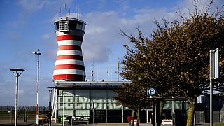 Vakantievluchten Lelystad Airport tóch een optie, nu er mogelijk F-35-straaljagers komen te staan: 'Vorm van chantage'