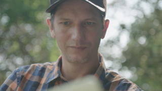 Deze man vertelt hoe hij tijdens een psychose zijn auto in brand stak