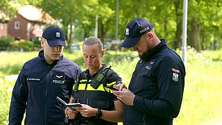 Hoe Poolse agenten de politie in Noord-Limburg helpen te communiceren met arbeidsmigranten