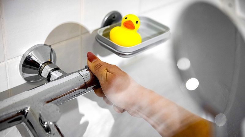 Charmant langs Baron 5 energiebesparende alternatieven voor douchen: waarom deze wel (of niet)  goed voor je zijn - EenVandaag