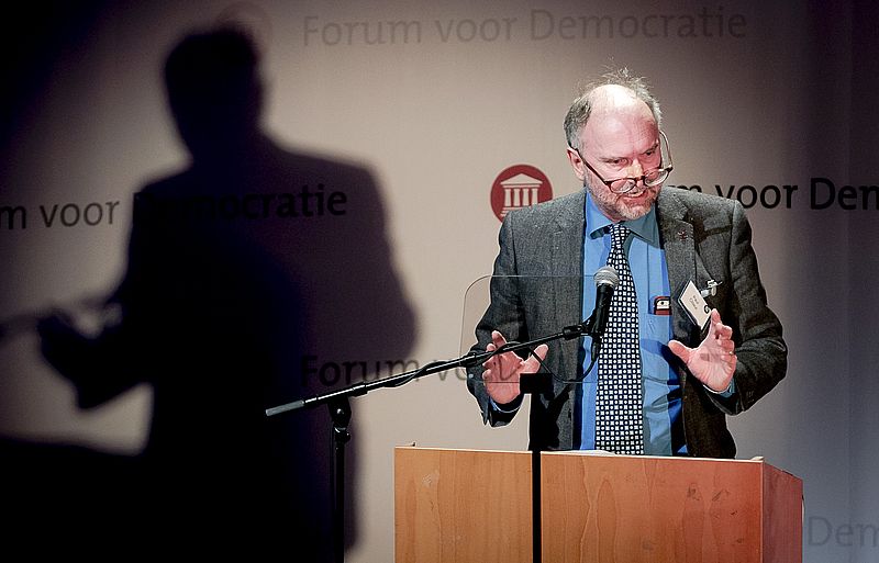 Haatimam Fawaz Jneid 'zet aan tot haat en geweld, en kan vervolgd