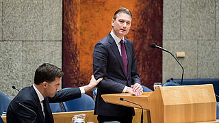 Februari: campagnegeweld, datsja debacle en iedereen donor 