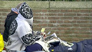 Leiden stopt met geven van bekeuringen aan daklozen, omdat 'het niet helpt': 'Is boete voor bestaan'