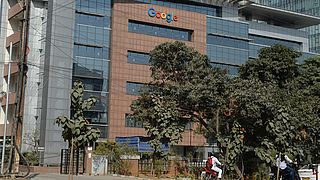 Hoogleraar denkt dat Nederlandse claim tegen Apple en Google van miljard euro kans van slagen heeft
