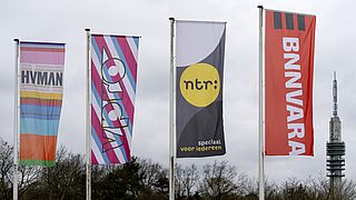 Publieke omroep gaat op de schop: wat gaat de kijker daarvan merken? 'Programma's verdwijnen en meer herhalingen'