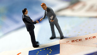 Gemeenten betaalden in 5 jaar 126 miljoen euro wachtgeld aan oud-wethouders 