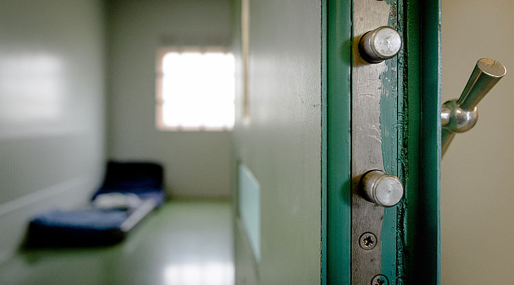 Jeugdpsychiaters slaan alarm over isoleren kinderen jeugdzorg
