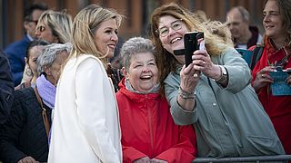 Mogen ambtenaren koningin Máxima vragen minder over digitale euro te praten? 'Het is in elk geval niet chic'