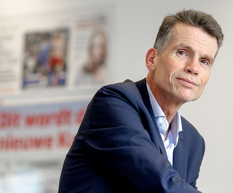 AD-hoofdredacteur biedt excuses aan over oliebollentest