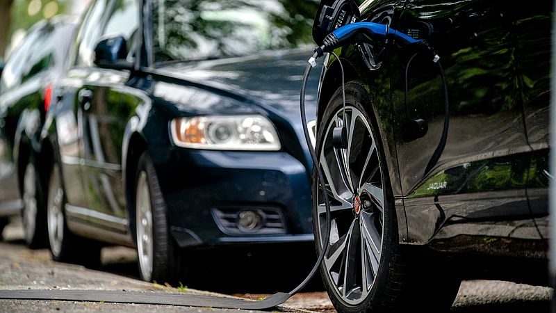 Subsidiepot Voor Elektrische Auto's Na 8 Dagen Leeg: 'Op Deze Manier ...