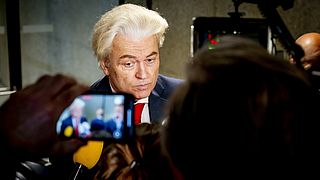 Kunnen strengere maatregelen voor vluchtelingen verschil maken in migratiesaldo? 'Asiel is een relatief klein aandeel'