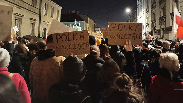 Polen demonstreert tegen nog strengere abortuswet: 'Het land is ver afgegleden'