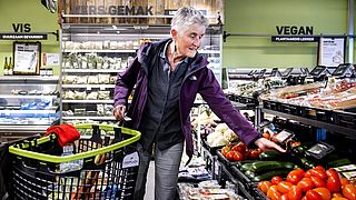 Van toeslagen tot treinkaartjes: deze veranderingen voel je in 2025 in je portemonnee