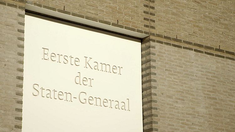 Dit is waarom de politieke strijd in de Eerste Kamer steeds harder wordt