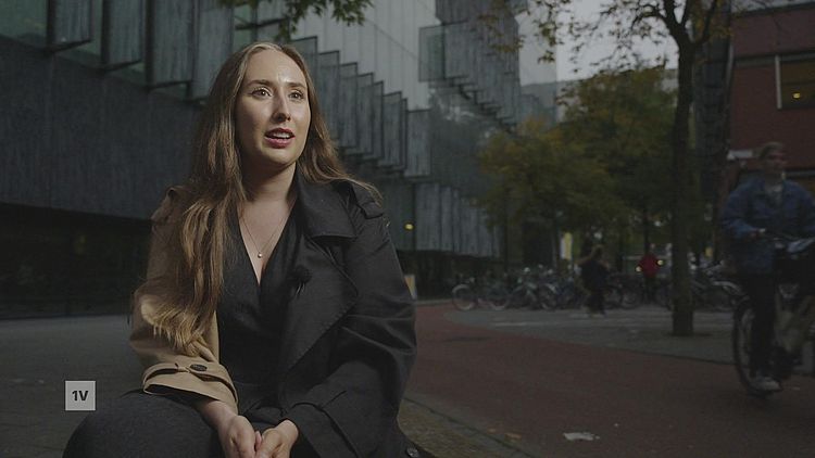 Studenten vertellen waarom ze de rentestijging op hun studieschuld oneerlijk vinden