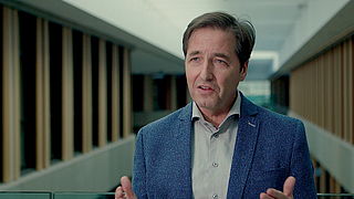 OMT-lid vindt dat het anders moet: 'Betrek andere deskundigen bij aanpak coronacrisis'