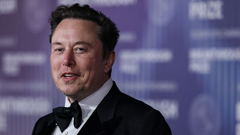 L’esperto di social media mette in guardia dal crescente potere di Elon Musk: “Non è solo un influencer o un opinion maker”.