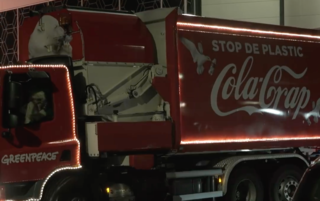 Greenpeace voert actie tegen de Coca Cola-truck
