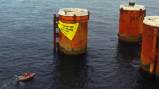 Hoe ruim je afgedankte olieplatforms op in de Noordzee? Overheden en Shell zijn het niet eens