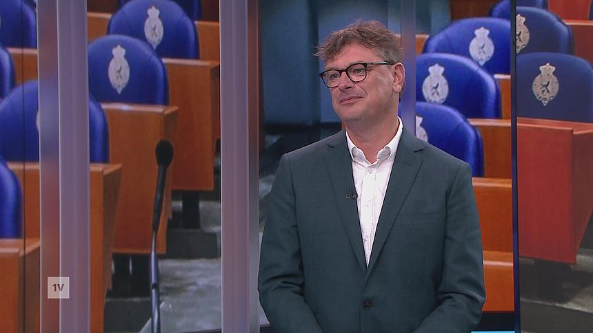 Hoe staat de partijen er voor in de maandelijkse zetelpeiling van EenVandaag/Ipsos I&O? En hoe wordt gedacht over beoogd premierskandidaat Dick Schoof? Dit en meer bekijk je in onze tv-uitzending.
